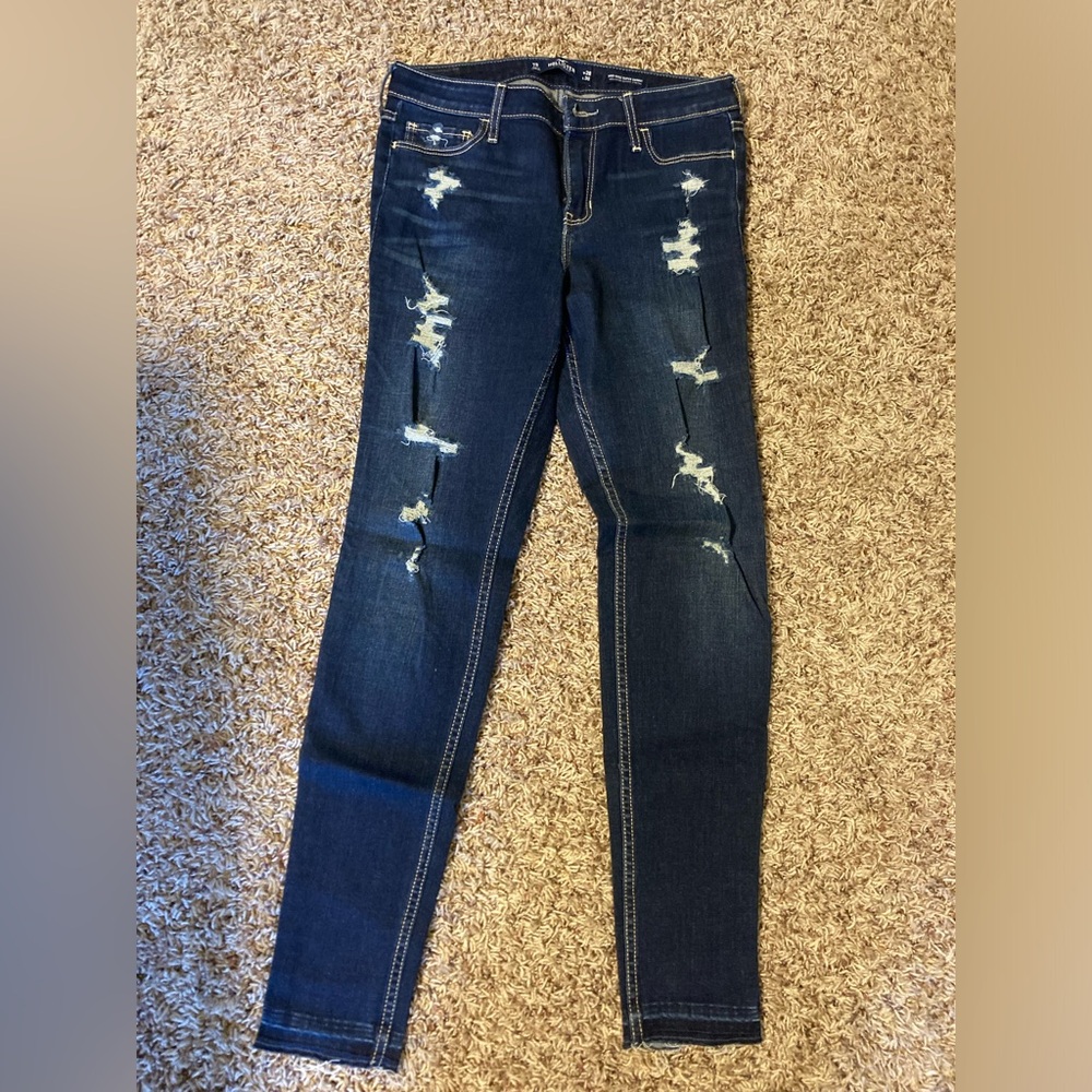 Hollister size 7 distressed front jean. Like new - Picture 3 of 5